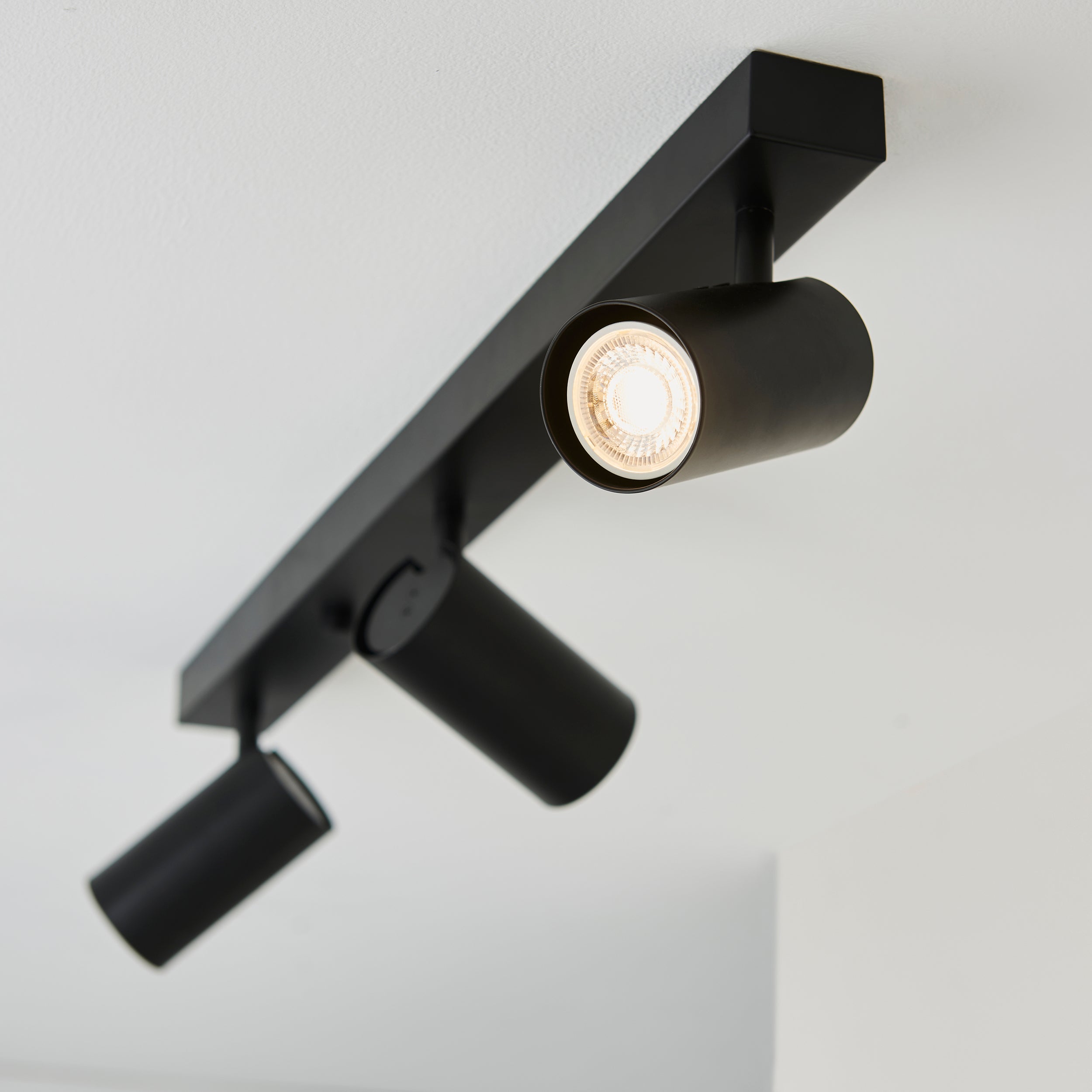 Putney Matte Black Spot Light Strip | Small
